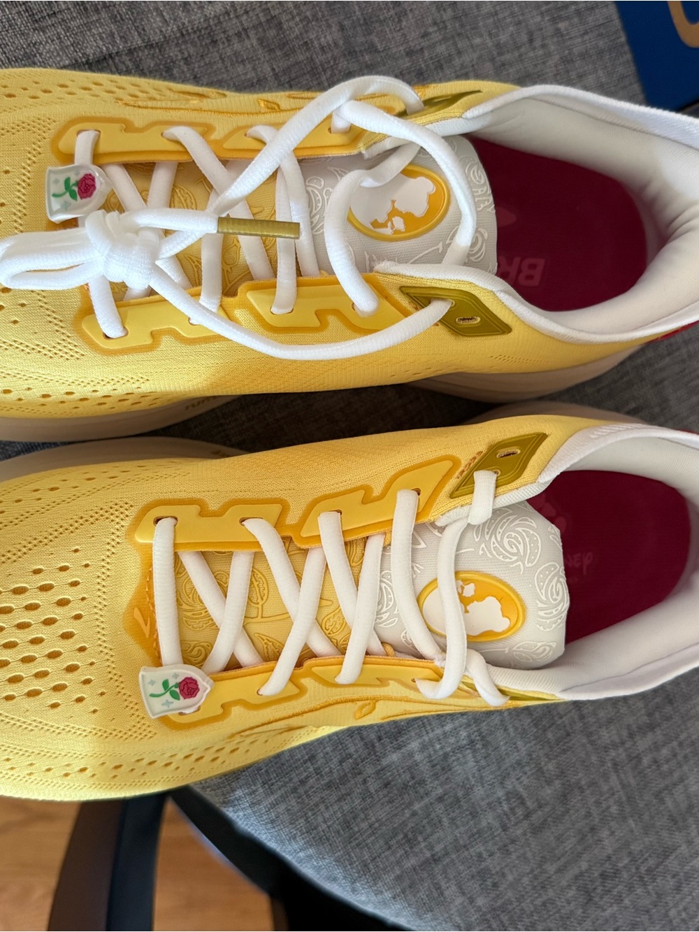 Brooks Yellow and White Men’s Running Shoes. - Picture 6 of 7